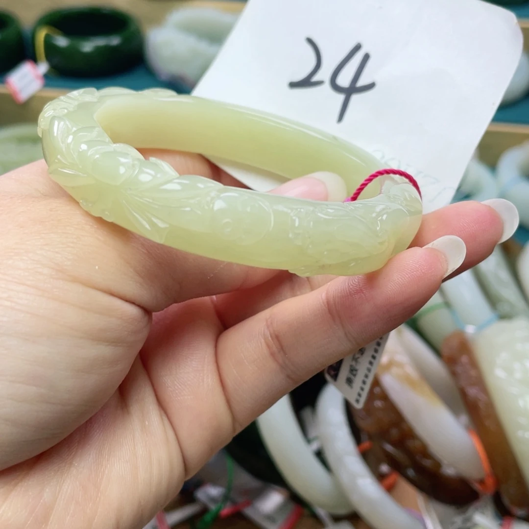 未镶嵌手镯和田玉圈口57