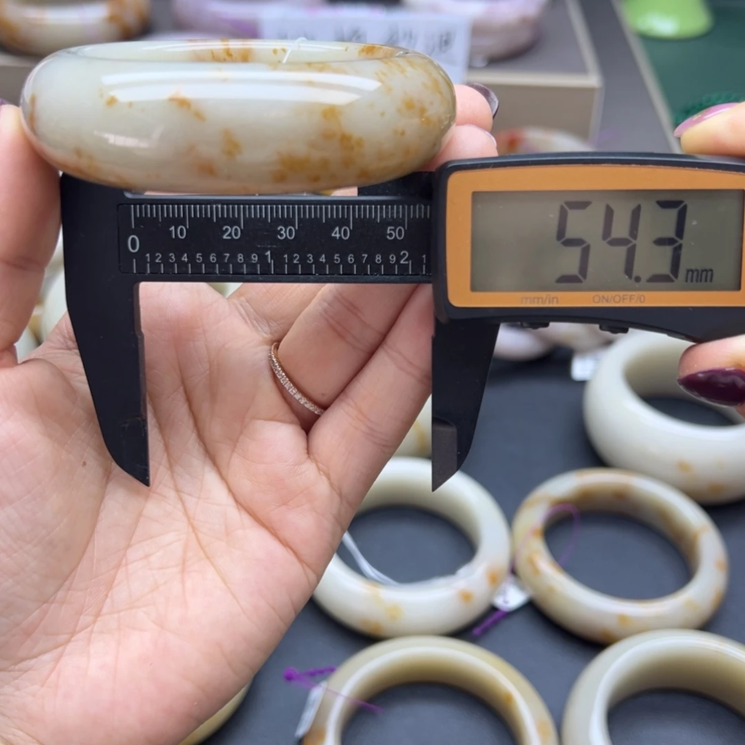 石英质玉（佘太翠）未镶嵌手镯手链吊坠