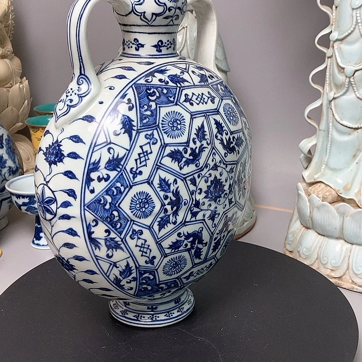 旧藏青花抱月瓶全品