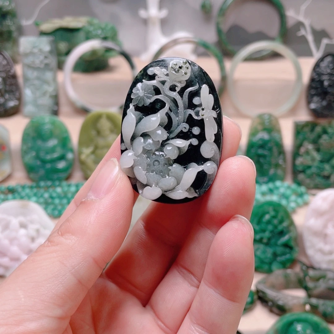 独山玉未镶嵌颈饰