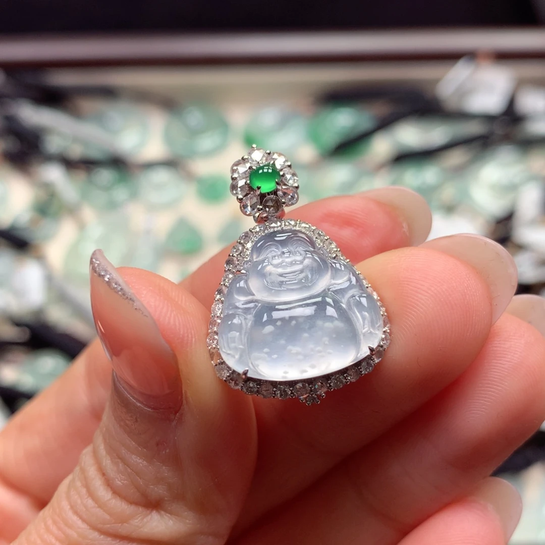 翡翠18K金镶嵌颈饰佛公