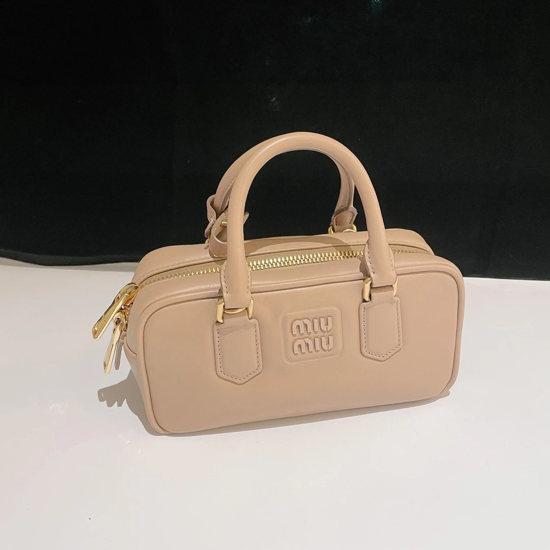 99新 MIU MIU/缪缪 Miumiu缪缪Arcadie奶茶色金扣保龄球小号