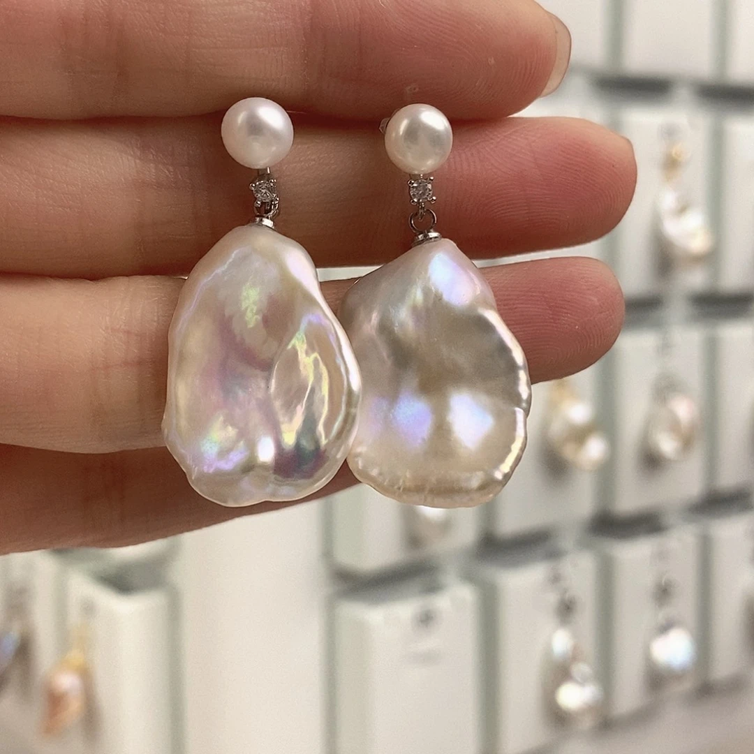 淡水珍珠颈饰合金奶**?