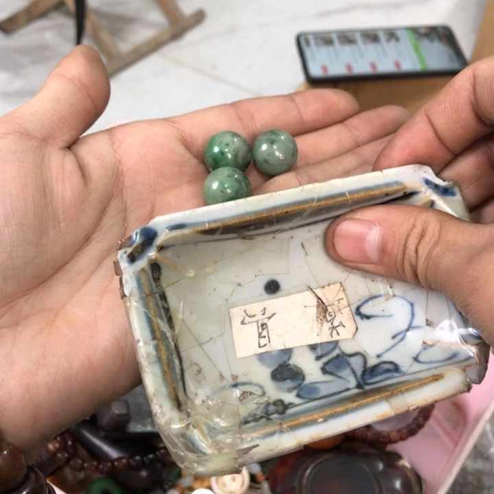 陶瓷孤品单件车里拍何*