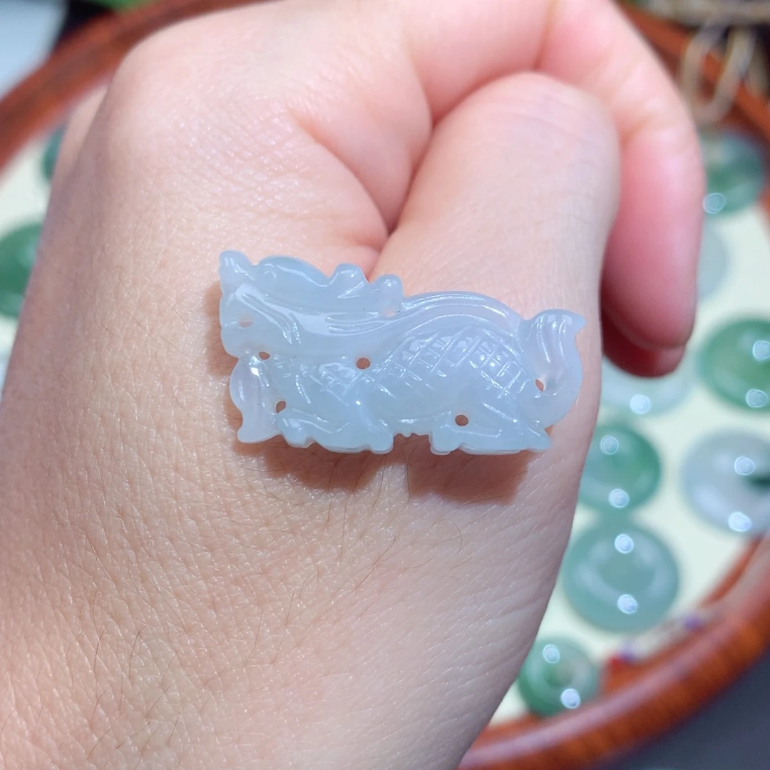 翡翠未镶嵌颈饰翡翠吊坠