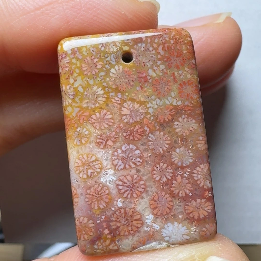 硅化玉小彩花未镶嵌