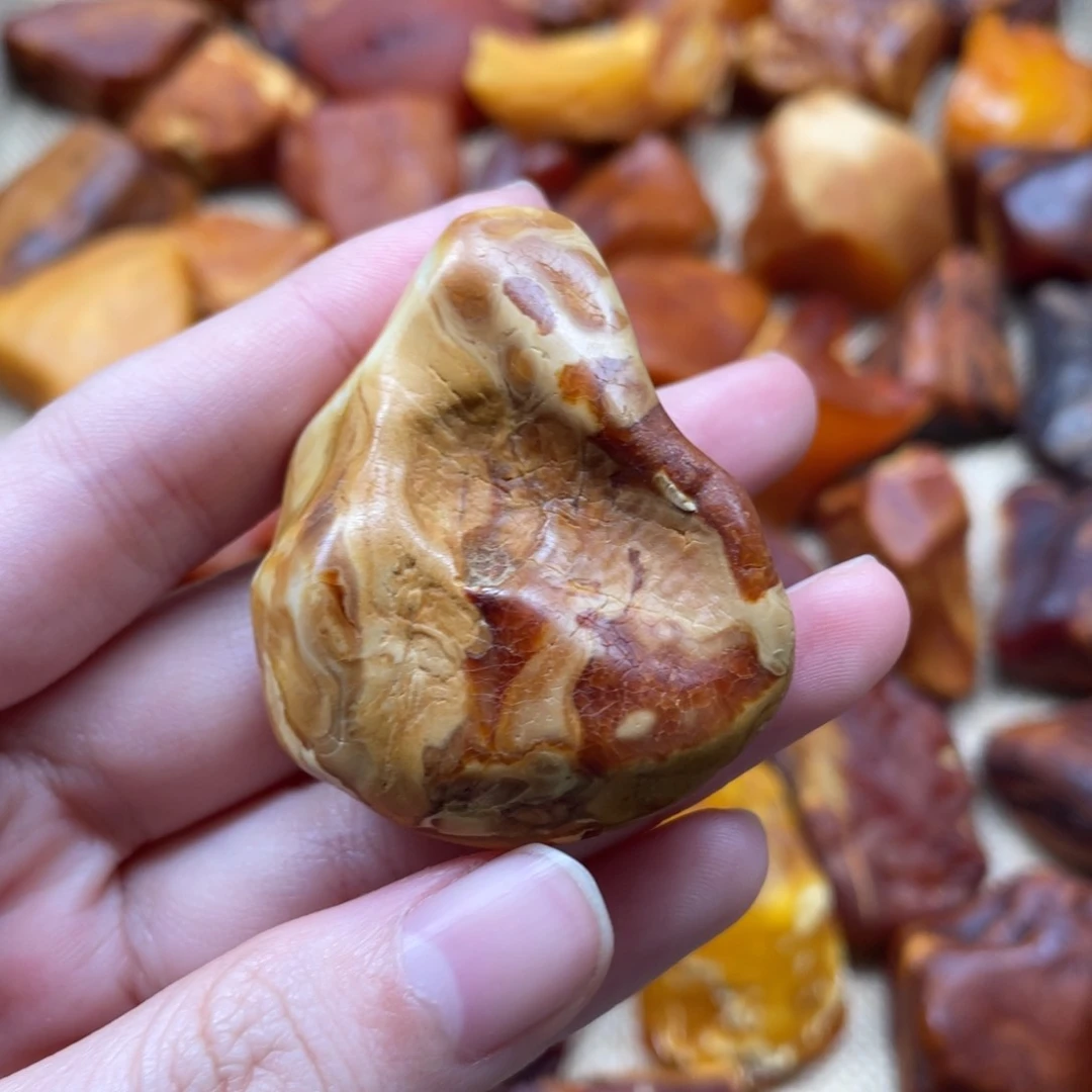 琥珀珠宝奇石未镶嵌