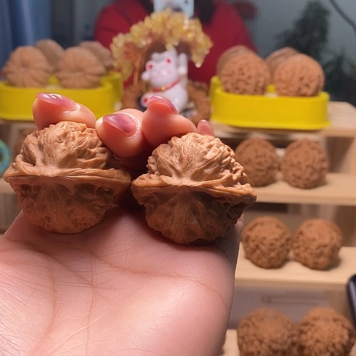 1***242尺寸的宫灯核桃