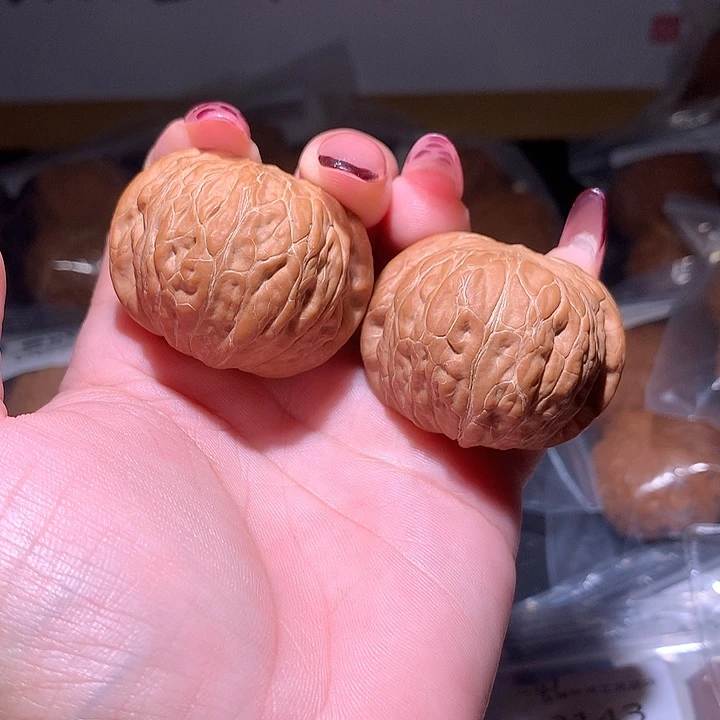 张***喆文玩核桃把件边肚同尺41