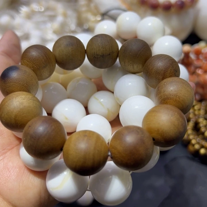 大果紫檀（缅甸花梨）2.0带黄全品12粒