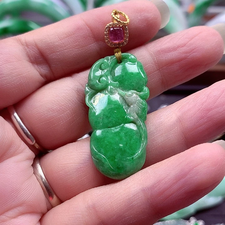 翡翠银S925镶嵌颈饰翡翠