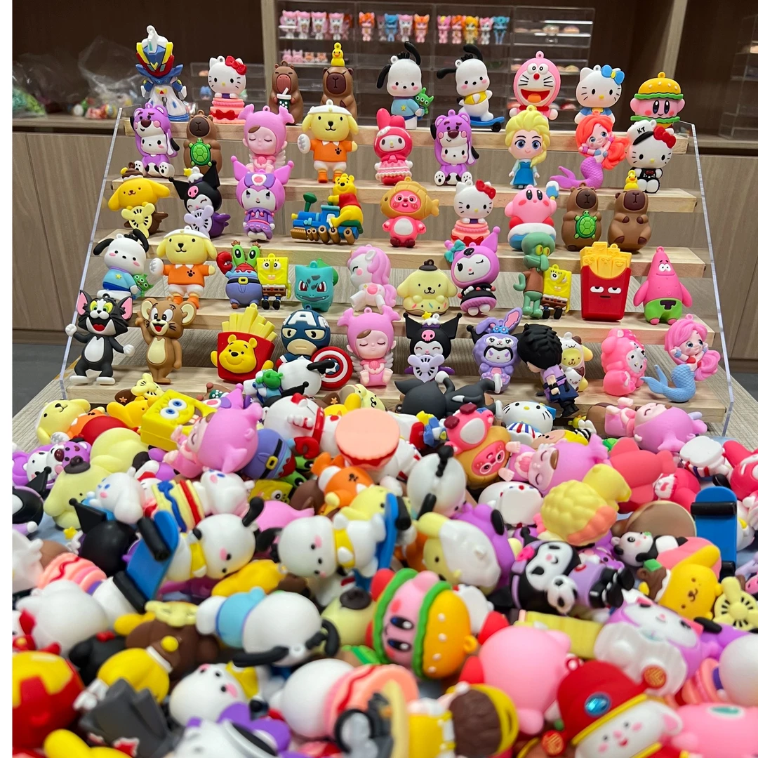 PVC软胶潮玩公仔钥匙扣挂件背包挂件潮玩公仔源头工厂包邮到家