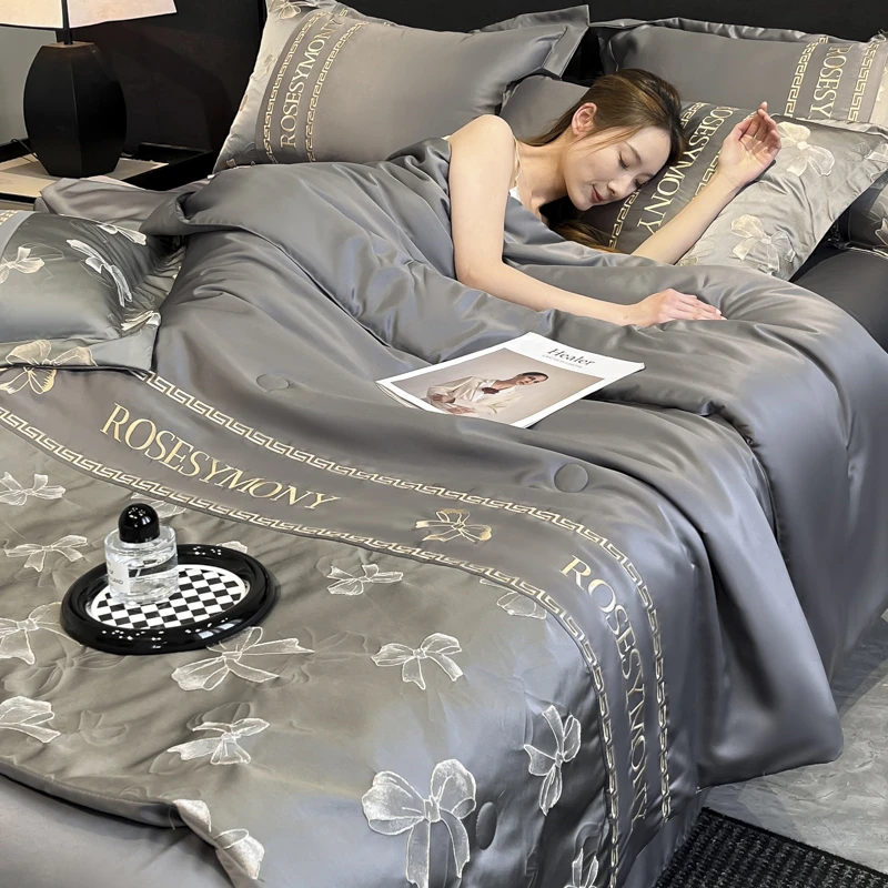 轻奢床上被子夏季薄款夏被冰丝夏凉被空调被刺绣可机洗夏被四件套