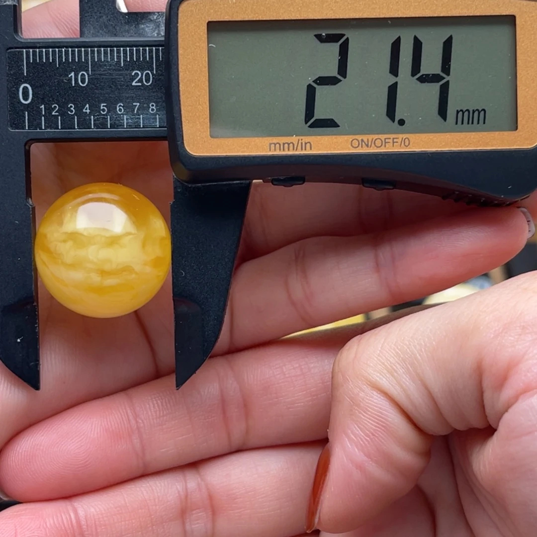 琥珀未镶嵌裸石蜜蜡圆珠笑