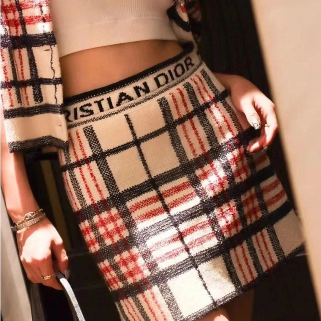 未使用 DIOR/迪奥 格子毛呢短裙时尚高腰休闲百搭打底潮流 129059