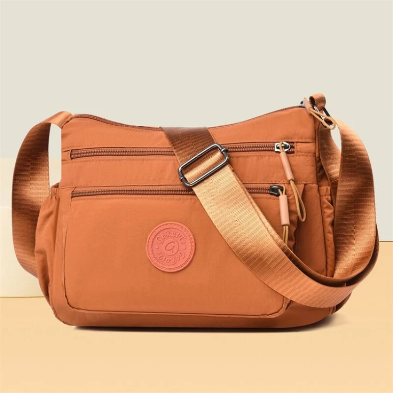 新款斜挎包简约大容量轻便休闲防水时尚百搭女包多口袋