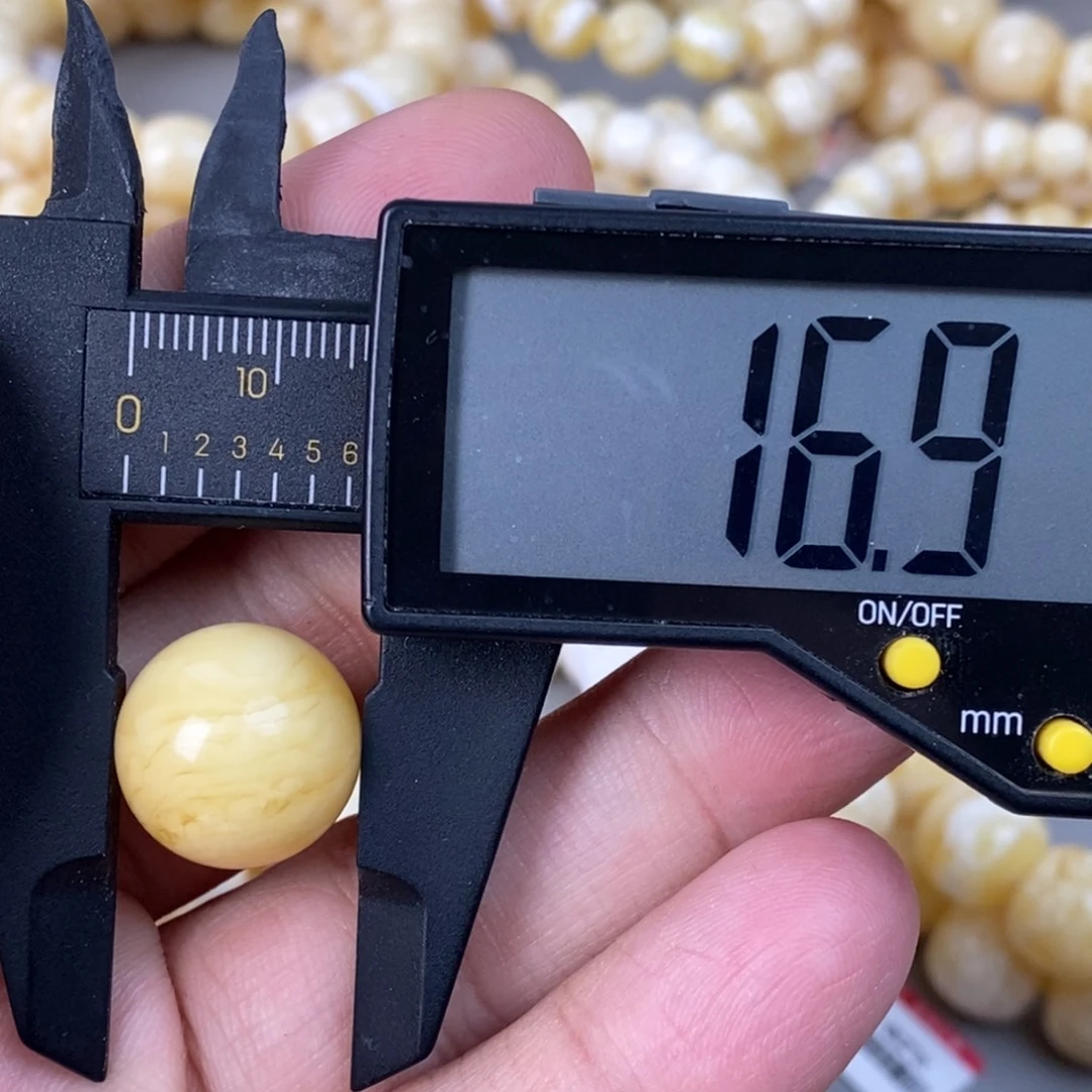 蜜蜡未镶嵌珠宝奇石2.7g