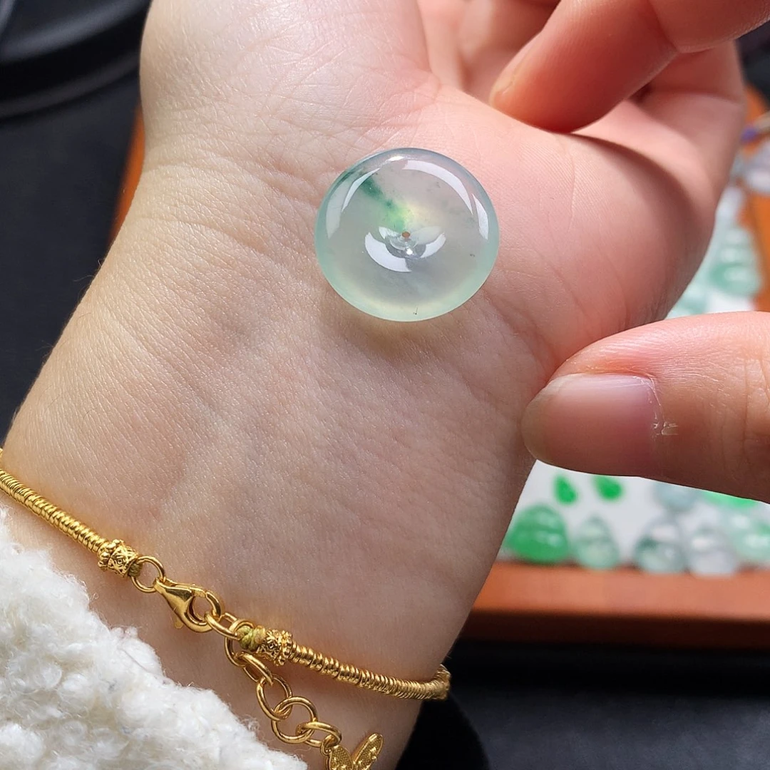 吊坠(不含链)未镶嵌翡翠平安扣