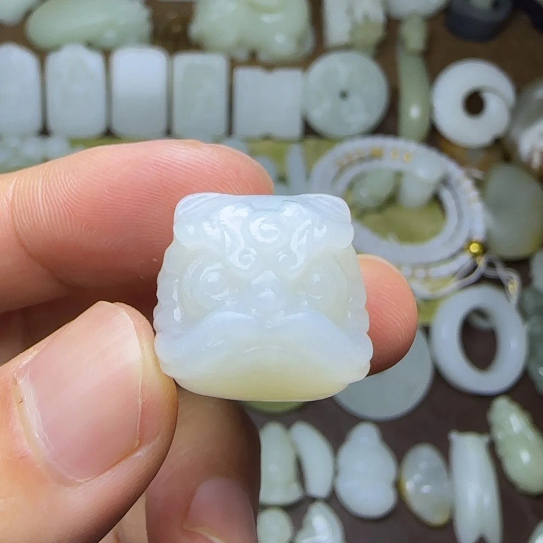 和田玉未镶嵌挂件