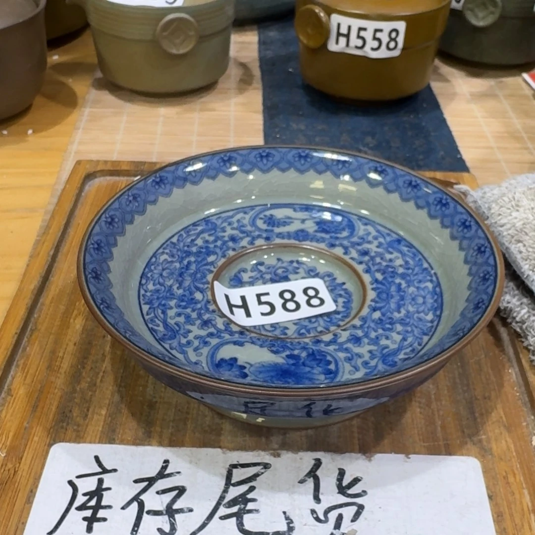 瑕疵介意勿拍陶瓷器皿H575