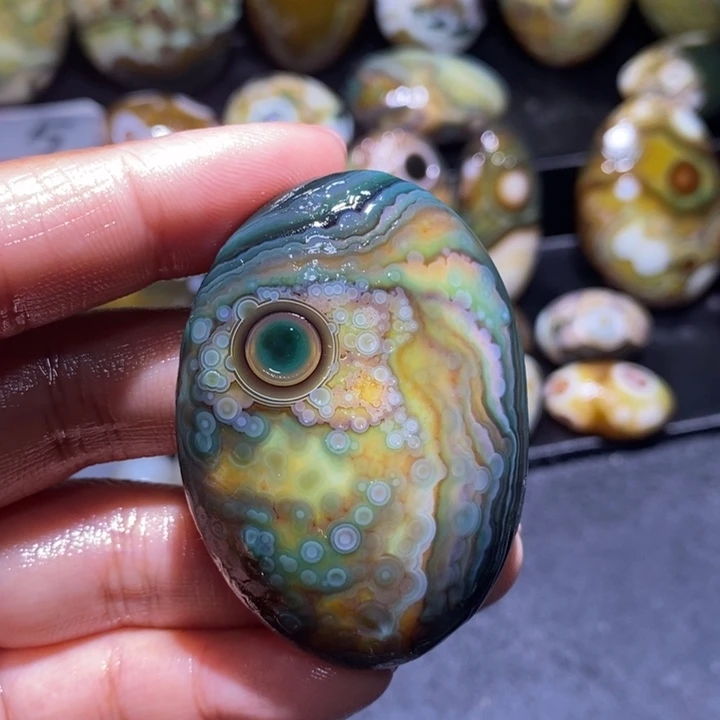 玛瑙/玉髓未镶嵌珠宝奇石97