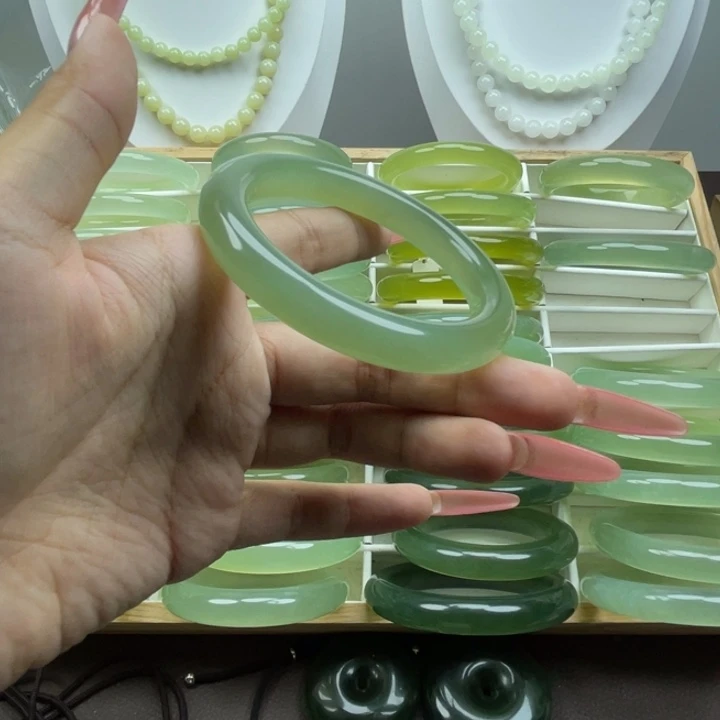 叶***天蛇纹石玉合金手镯