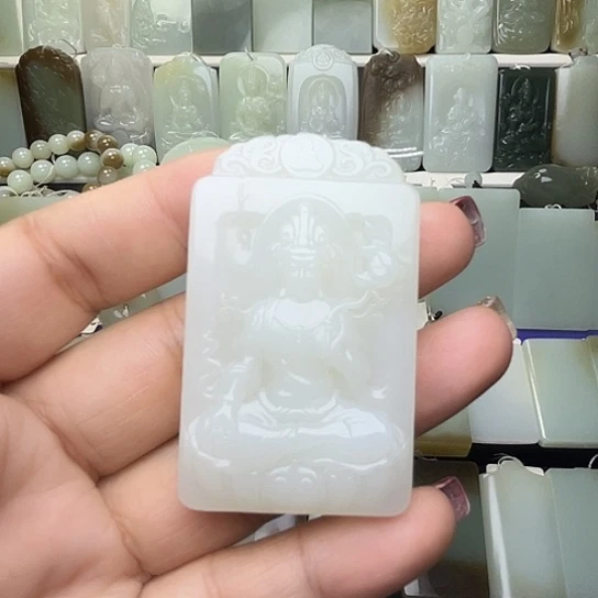 颈饰未镶嵌和田玉