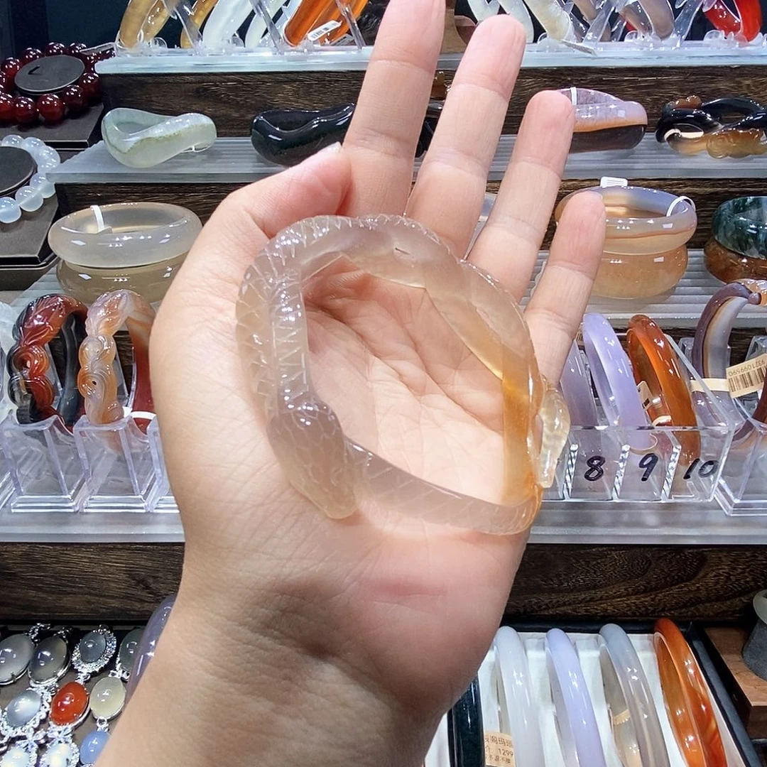 王***人玛瑙/玉髓手镯未镶嵌