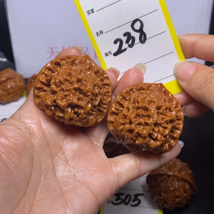 文玩核桃吊坠238/44官帽
