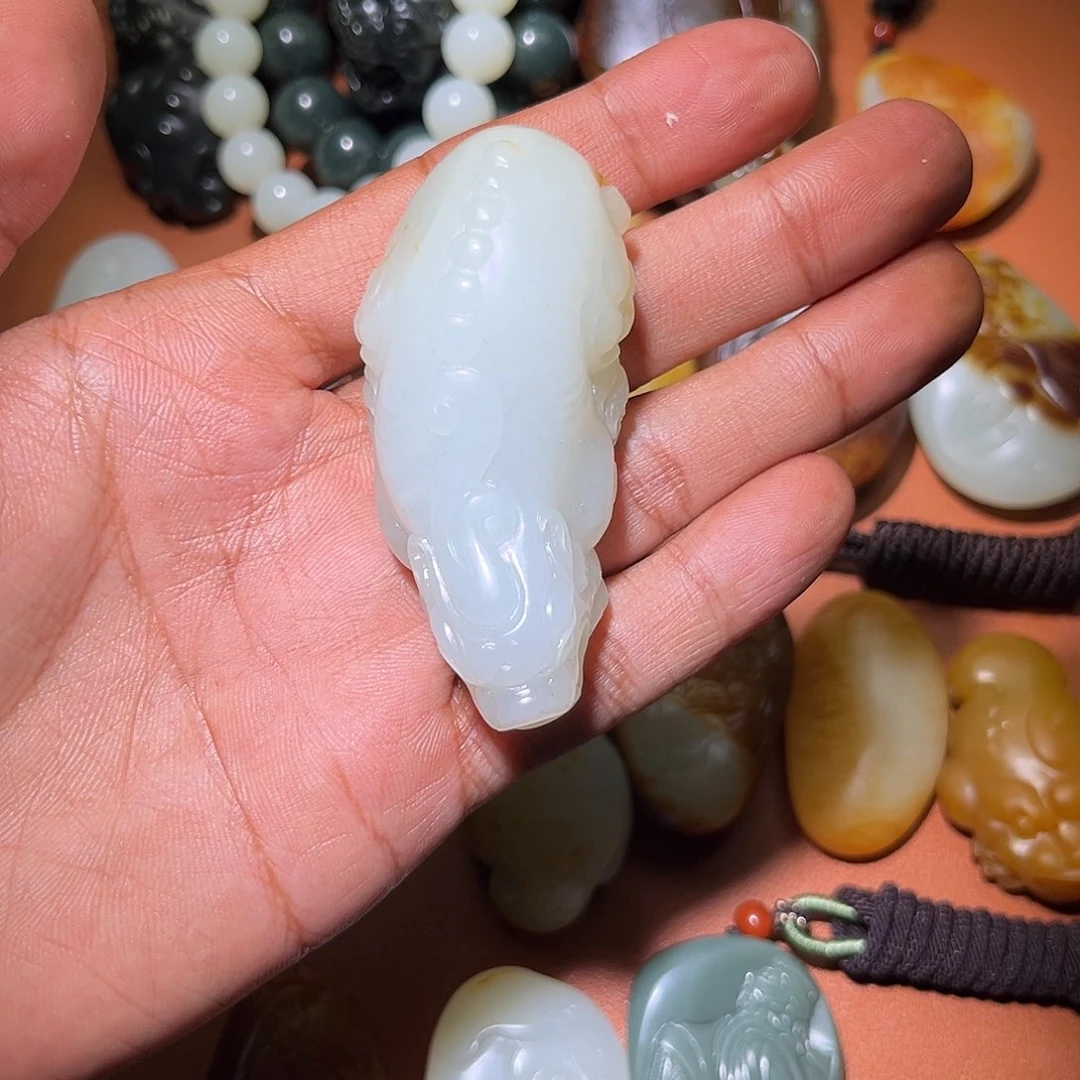 和田玉未镶嵌颈饰