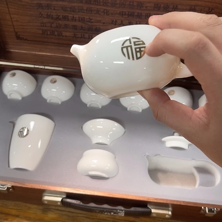 孤品茶具套装等。