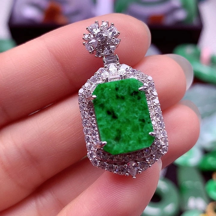 翡翠银S925镶嵌颈饰翡翠