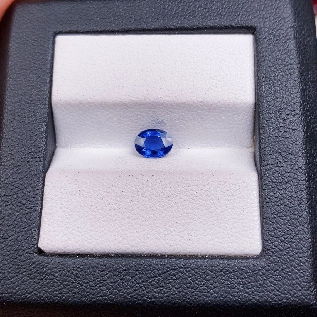 蓝宝石裸石未镶嵌0.85ct