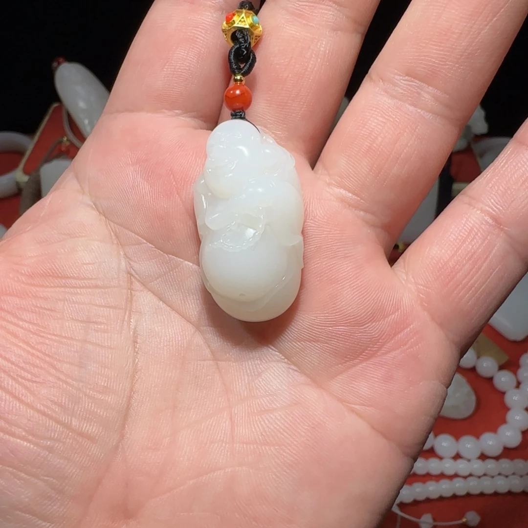 L***r和田玉未镶嵌吊坠(不含链)