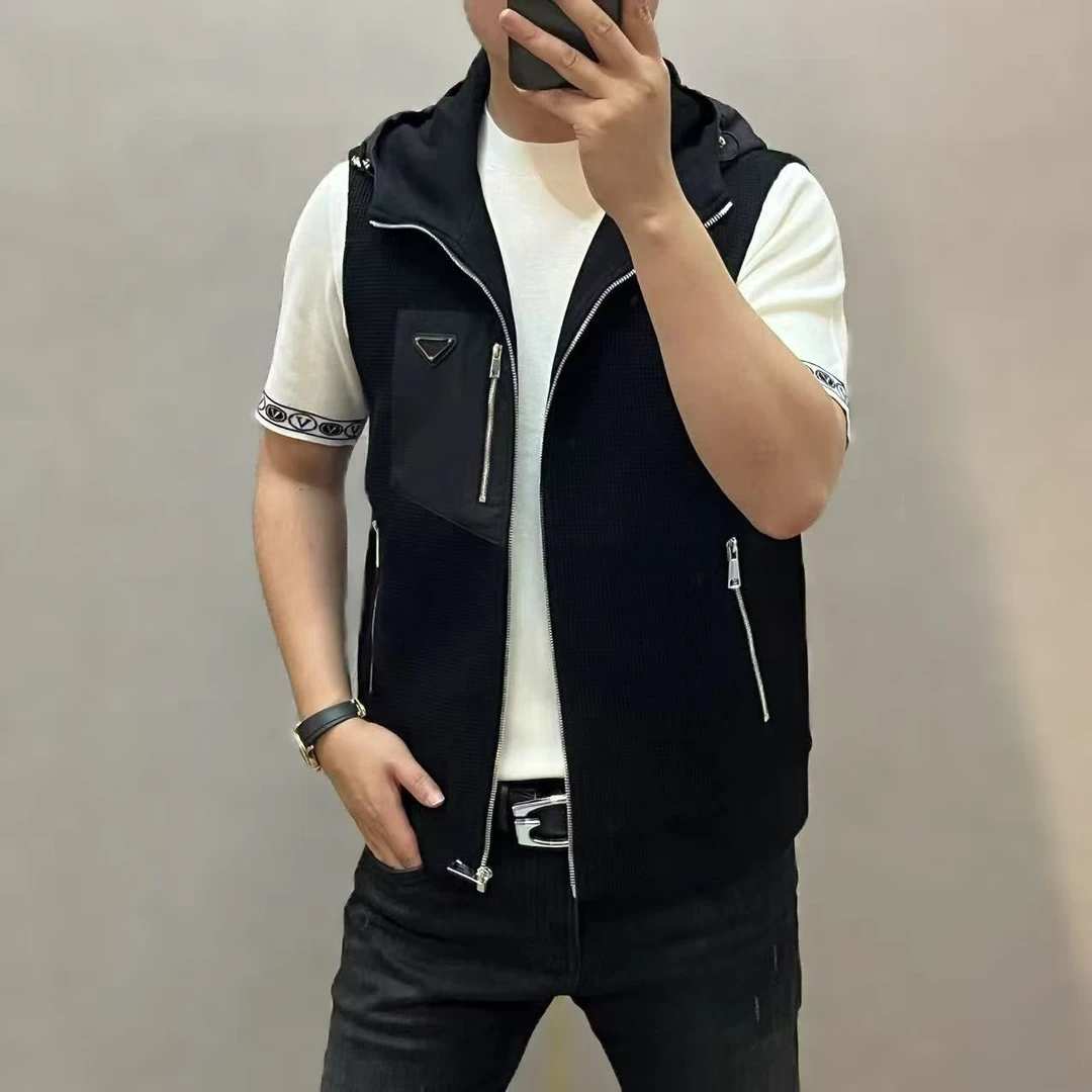 新款高端潮流男士时尚三角标连帽马甲ML602