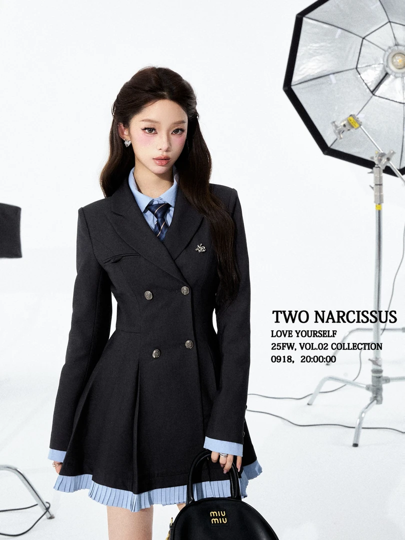 两只水仙 上新学院风西装套装  210