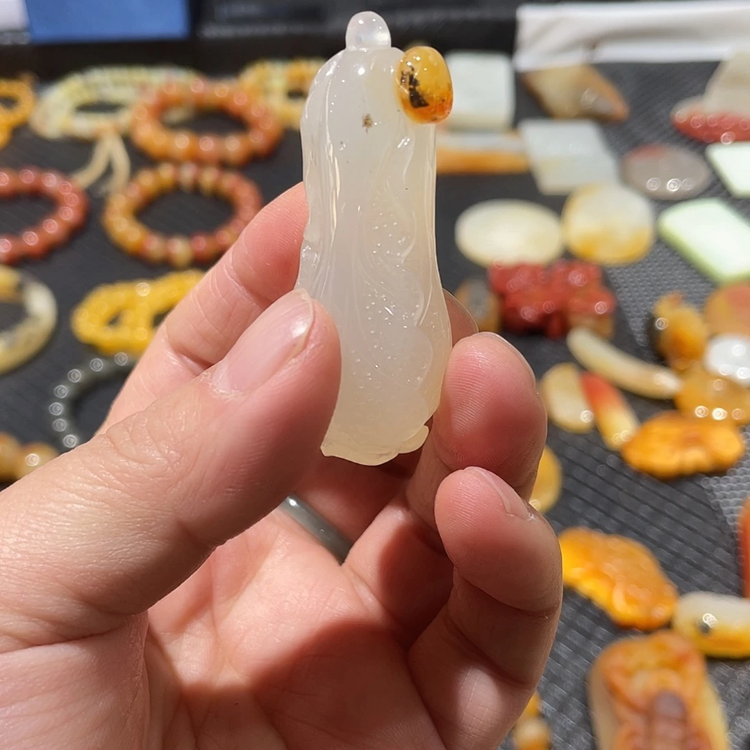 石英质玉（黄龙玉）未镶嵌挂件