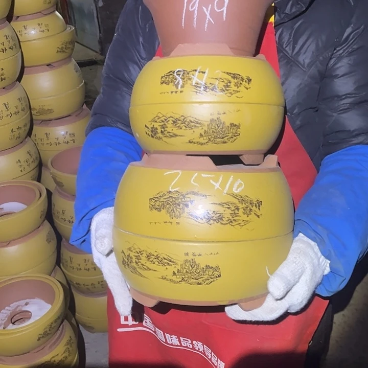 紫砂花盆紫砂花盆和小