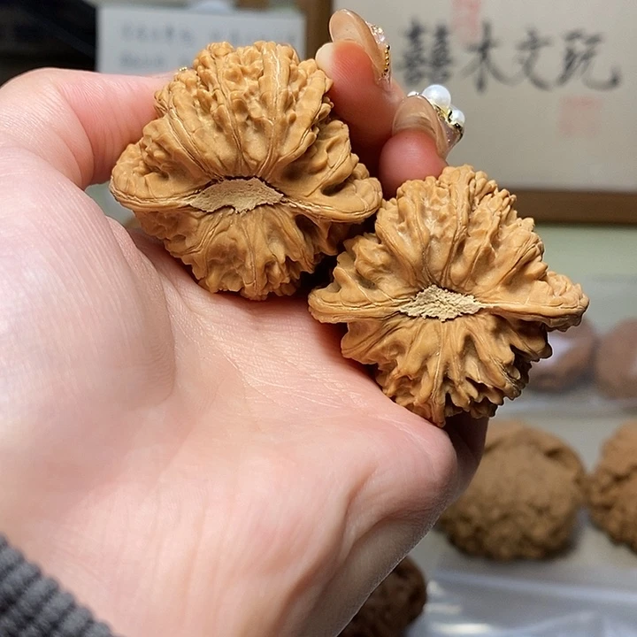 文玩核桃把件43红宝石