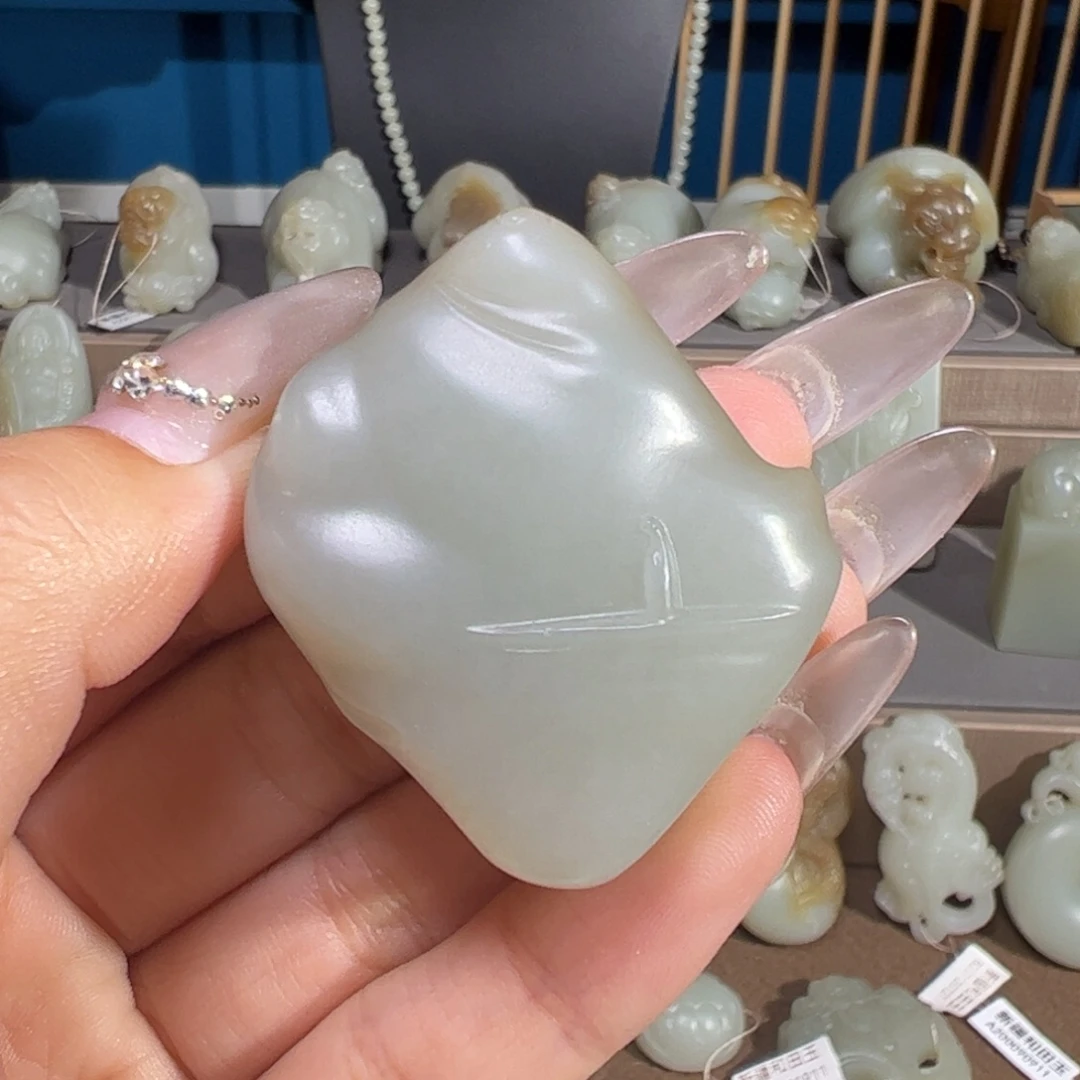 和田玉（糖玉）未镶嵌颈饰