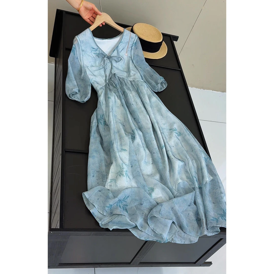 蓝色度假风印花连衣裙夏季微胖mm法式超好看泡泡袖长裙