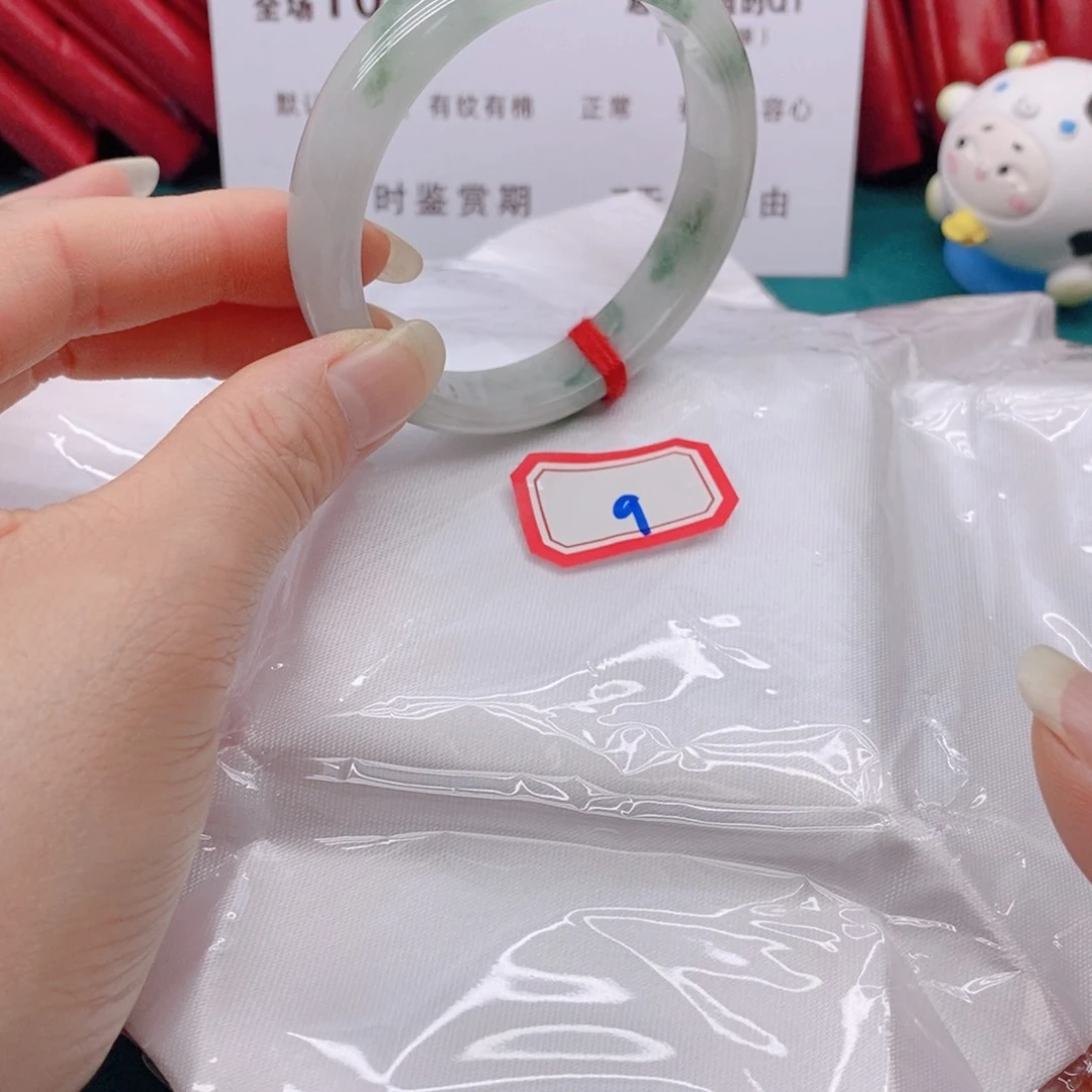 翡翠手镯未镶嵌一****?0999999999