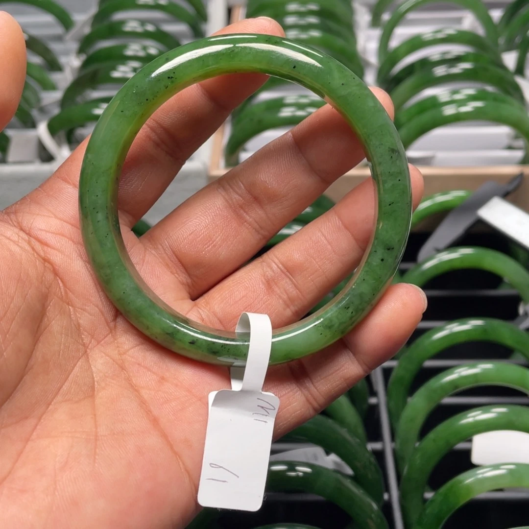 和田玉（碧玉）未镶嵌手镯