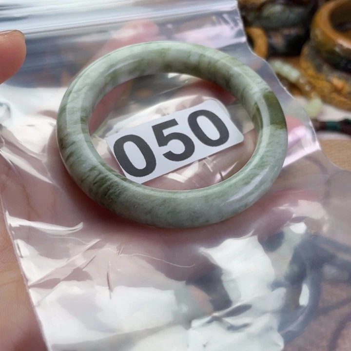 岫岩河磨玉（透闪石质玉）未镶嵌把件