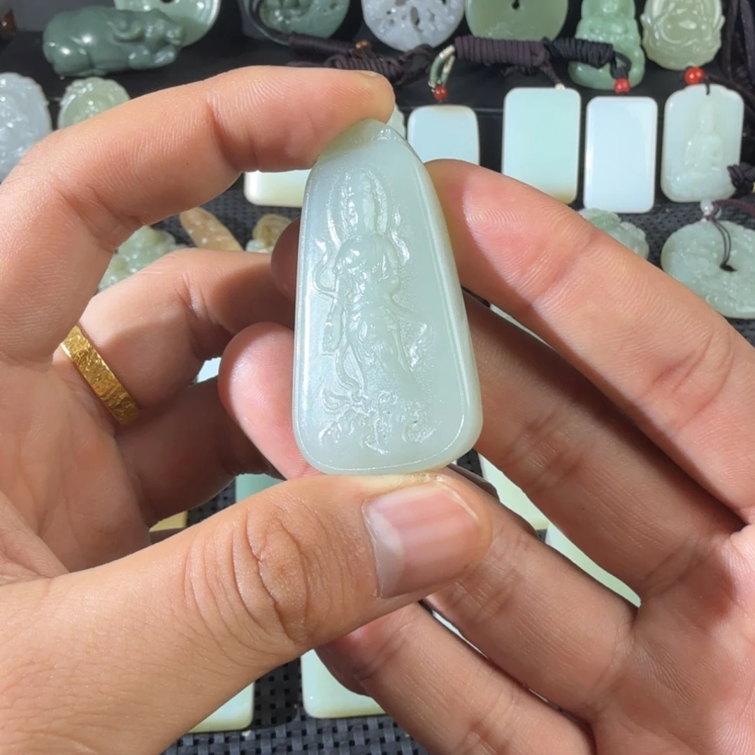 和田玉未镶嵌颈饰