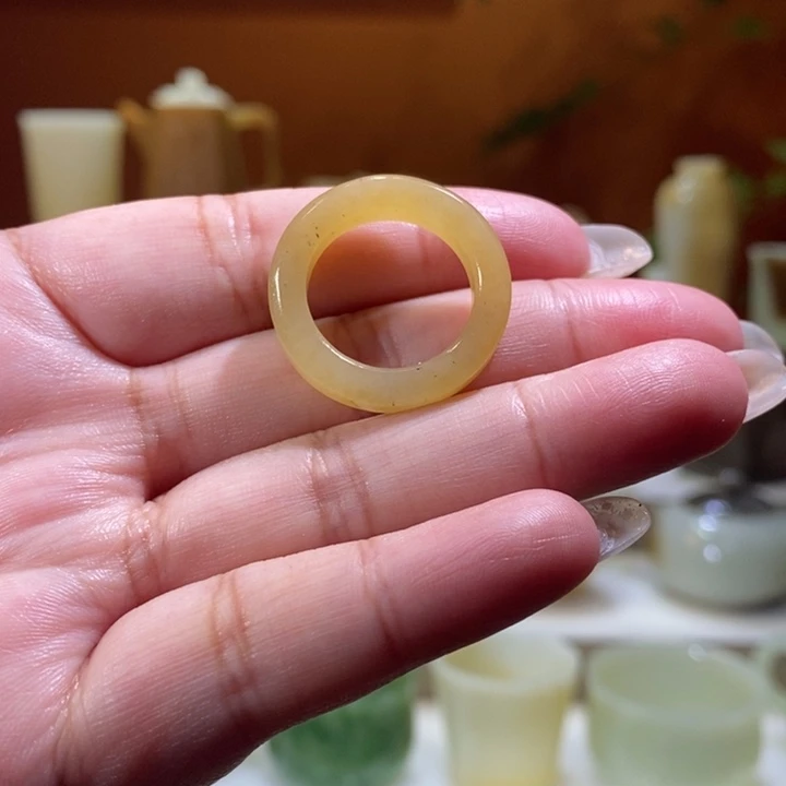 和田玉未镶嵌摆件且末黄糖戒指