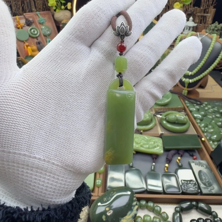 岫岩河磨玉（透闪石质玉）未镶嵌颈饰