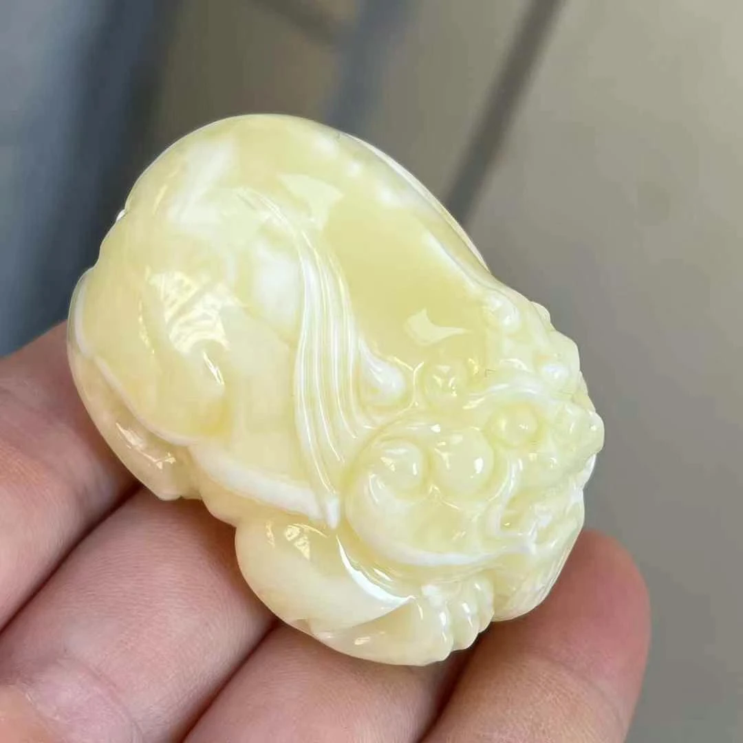 俄料瓷白貔貅吊坠29克