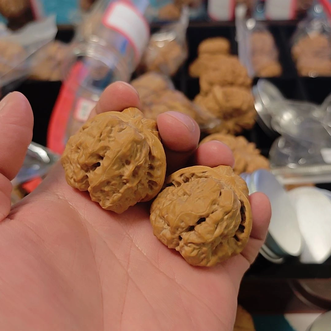 金*犀文玩核桃蛤蟆头四零