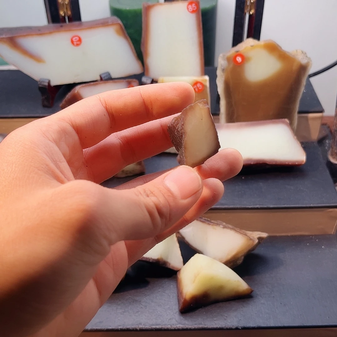 和田玉（糖玉）未镶嵌颈饰